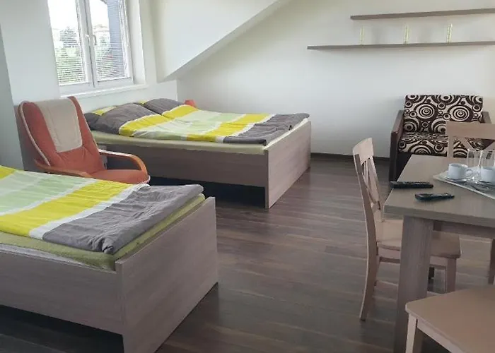 Glebina Πανσιόν *